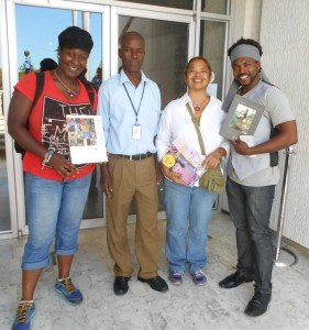 Andrea, me and Prensnelo with curator at the entrance to the museum